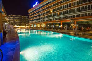 GLARUS BAR at The POOL