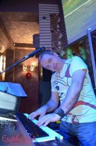 Party with WHATS UP Live Band 