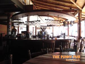 THE FUNNY PUB
