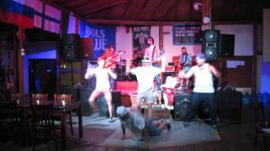 THE FUNNY PUB