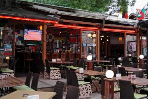 Summer 2017 THE FUNNY PUB Sunny Beach