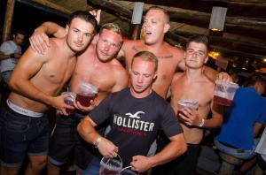 Party at Beach Bar VIKING