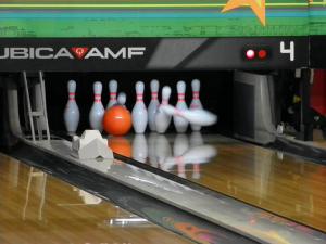 BOWLING PLAYGROUND 