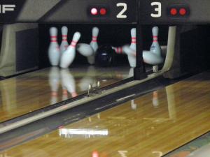BOWLING PLAYGROUND 