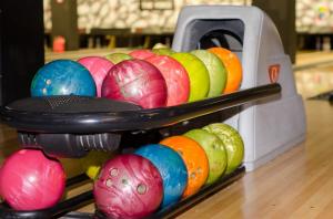 BOWLING PLAYGROUND 