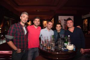Party with FRIENDS !