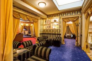 ARABIA Interior 