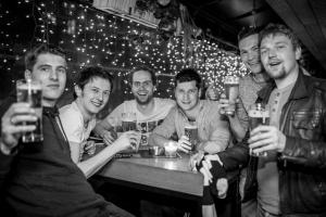 Party with FRIENDS !