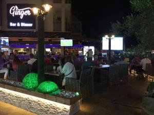 Bar &amp; Dinner GINGER Sunny Beach