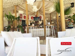 "DELETE CLUB" Oasis Beach