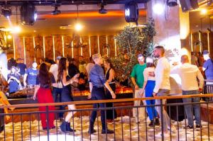 Students Party with DESISLAVA