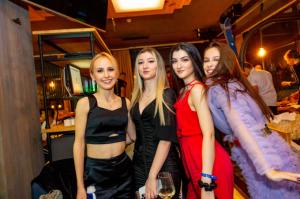 Students Party with DESISLAVA