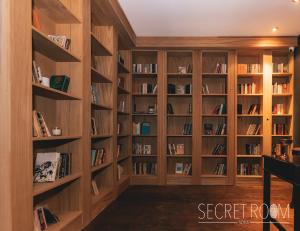 SECRET ROOM