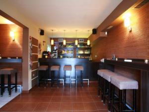 Bar & Dinner ELIDIS
