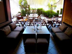 Bar &amp; Dinner ELIDIS