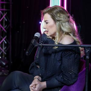 Елегантно с АНЯ ПЕНЧЕВА