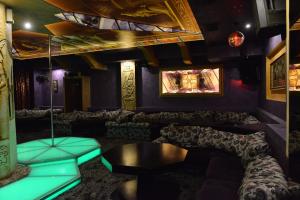 CLEOPATRA Interior