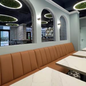 THE HIGH-END BAR