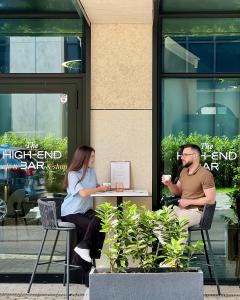 THE HIGH-END BAR Garden