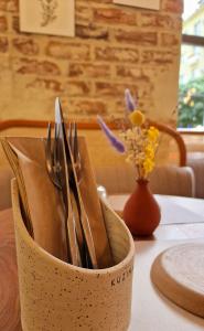 Greek Eatery KUZINA