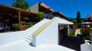PERLA Lounge & RestoBar