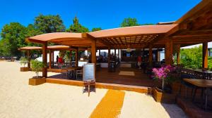 Beach Bar