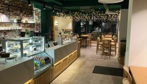 STRACCIATELLA by Night