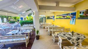 Pool Bar & Dinner EXCELSIOR