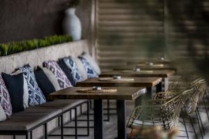 MANIA Bar & Dinner 
