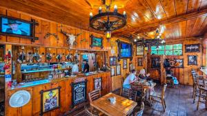 SALOON BURGER