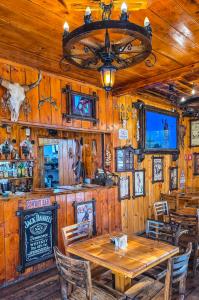 SALOON BURGER